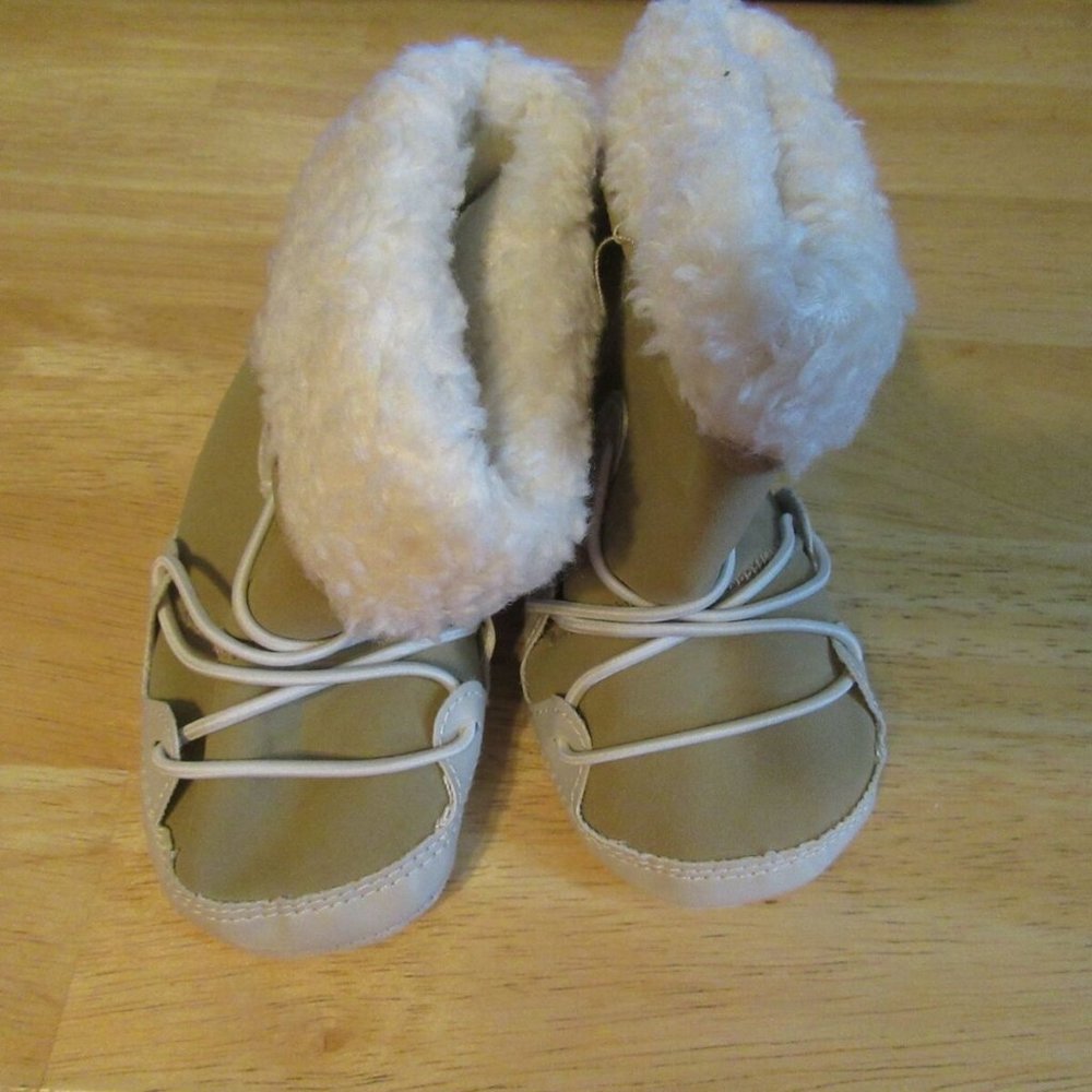 Old Navy Girls Crumb On Down Soft Sole Boots NWT